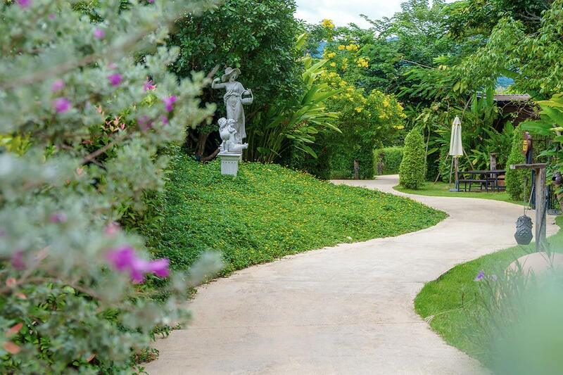 สวน Limon Villa Khao Yai by Tolani